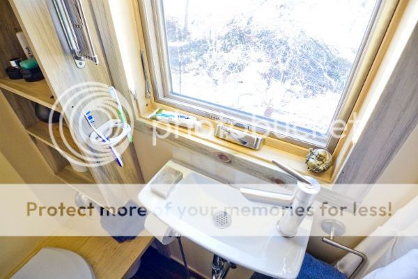  photo Tinyproject_bathroom_zps3e4e353c.jpg