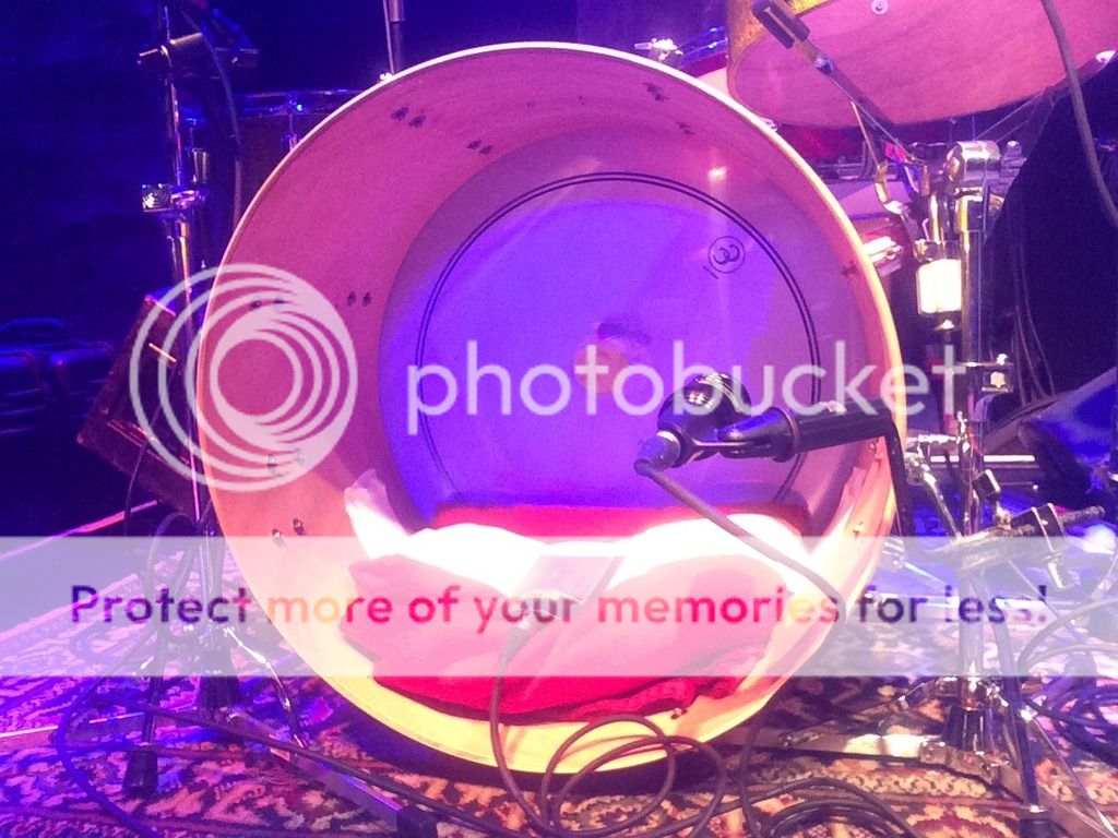 Kick drums with no resonant head